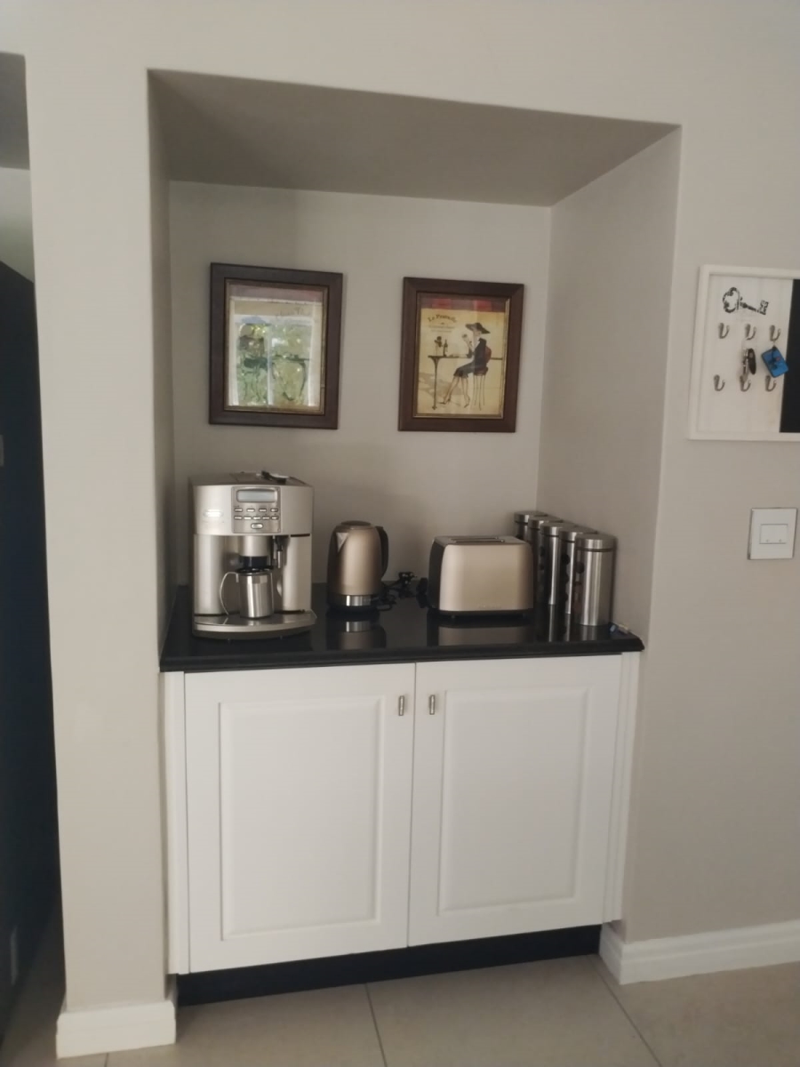 To Let 4 Bedroom Property for Rent in Val De Vie Estate Western Cape